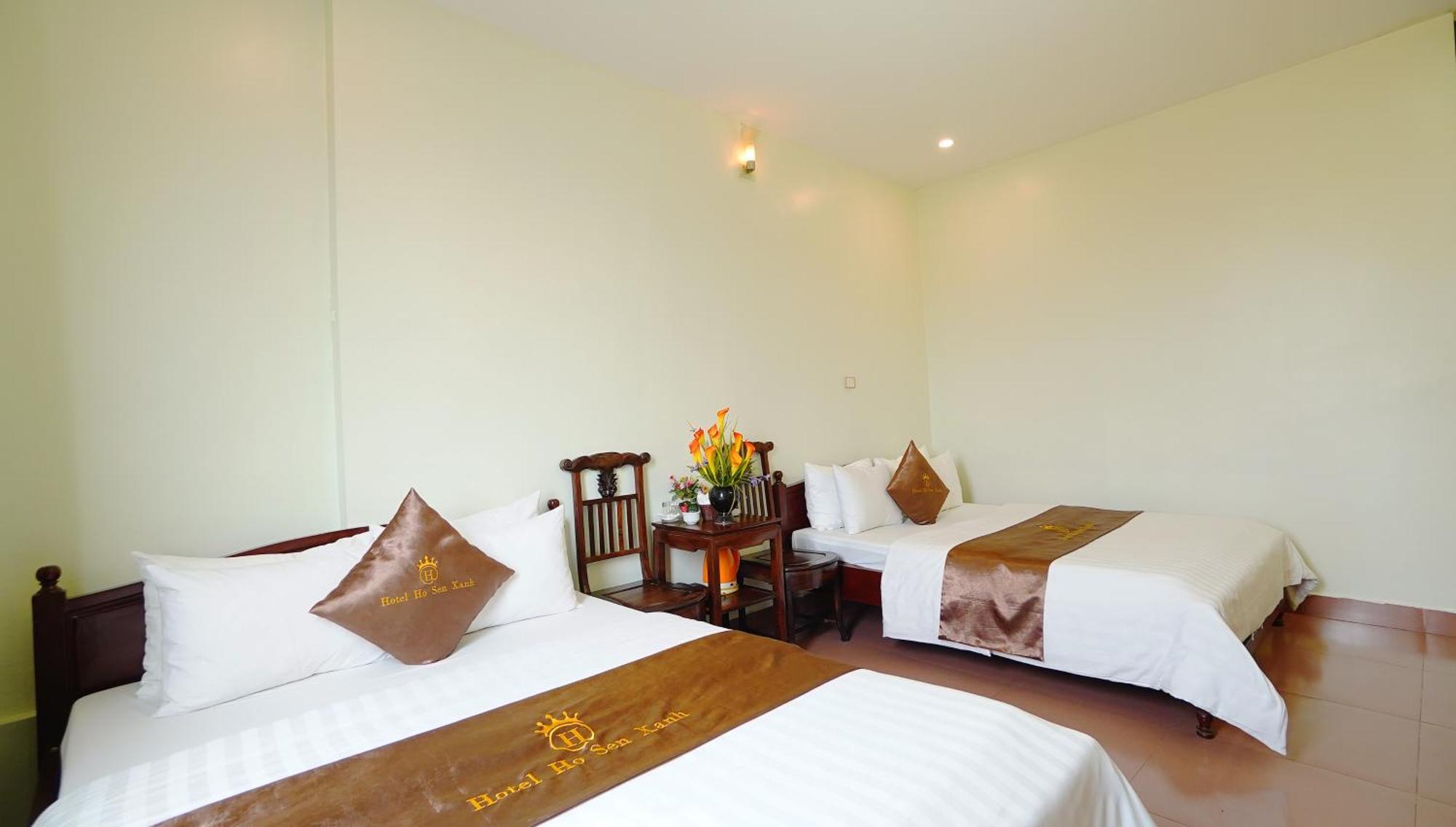 Ho Sen Xanh Hotel Hanoi Exterior photo
