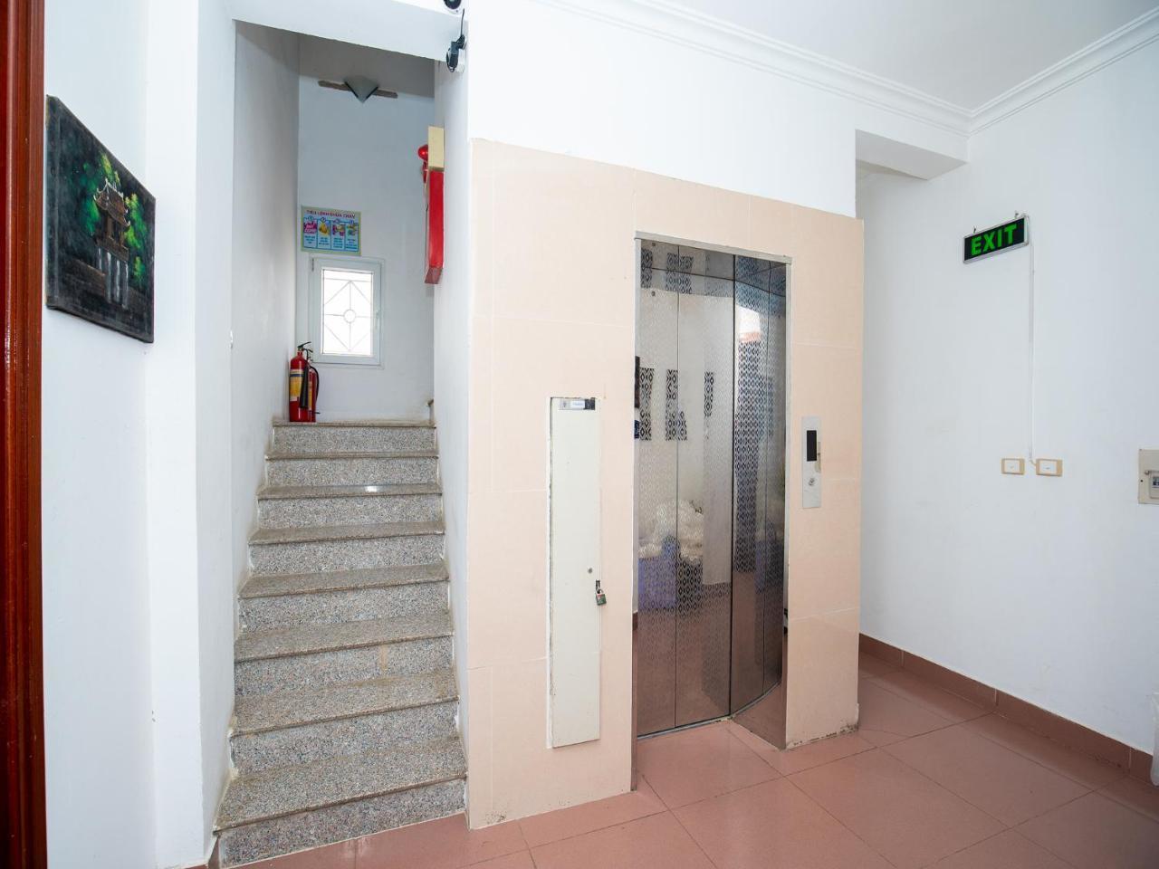 Ho Sen Xanh Hotel Hanoi Exterior photo